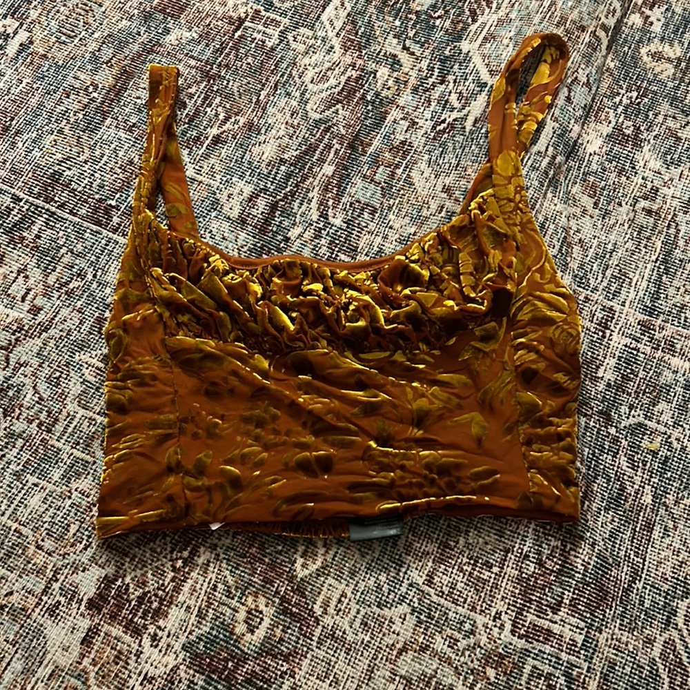 NEVER WORN- Urban Outfitters Crop Top
